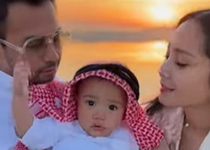 Rayyanza Cipung Cosplay Jadi Pangeran Arab di Hari Ulang Tahun Pertamanya