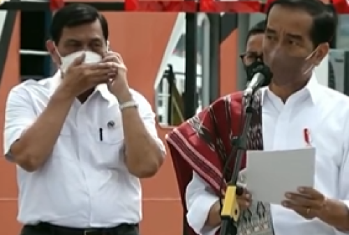 Gus Umar Gak Nyangka Luhut Asyik Telponan saat Jokowi Pidato: Cuma Opung Manusia yang Berani!