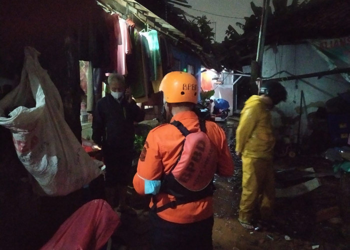 Banjir Kota Bekasi Mulai Surut, Satu Rumah Dilaporkan Ambruk Usai Hujan Deras Sejak Sore Hari