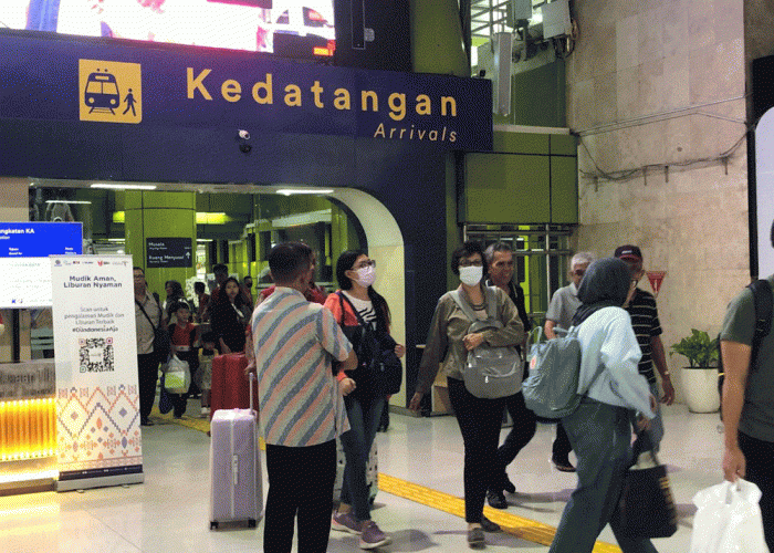 Arus Balik Lebaran: 15.110 Penumpang Tiba di Stasiun Gambir, Pemudik: Back to Reality